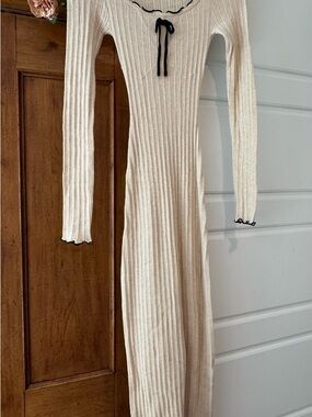 Olive & Oak Beige Ribbed Knit Top